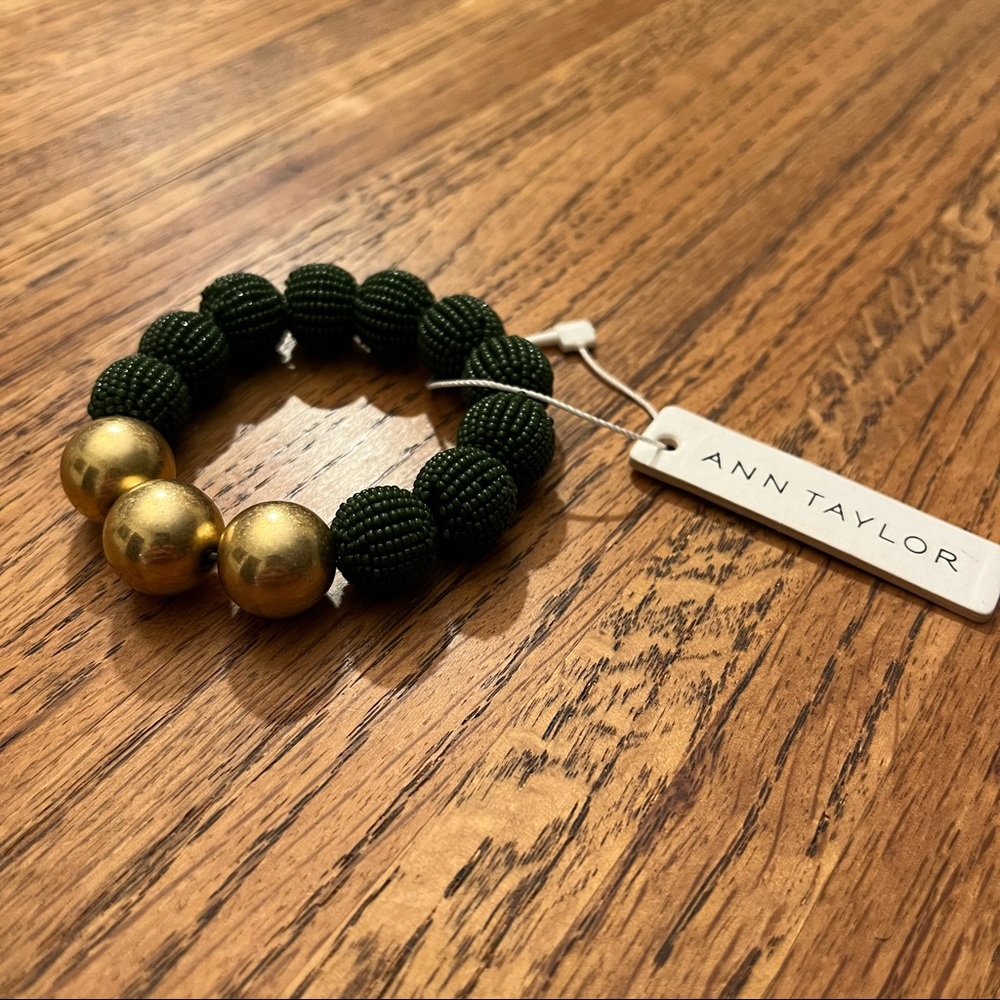 Ann Taylor NWT Green & Gold Beaded Detailing Bracelet